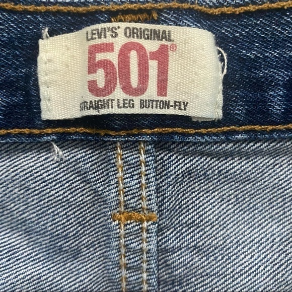 LEVI’S Men’s 501 Distressed Jean Shorts Button Fly, Size Waist 32 - Picture 5 of 6